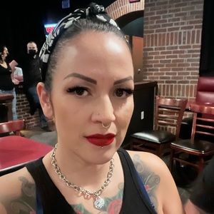 Meet your Posher, Marissa